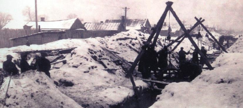 Установка смотровых колодцев в Калуге. Начало 20 века.